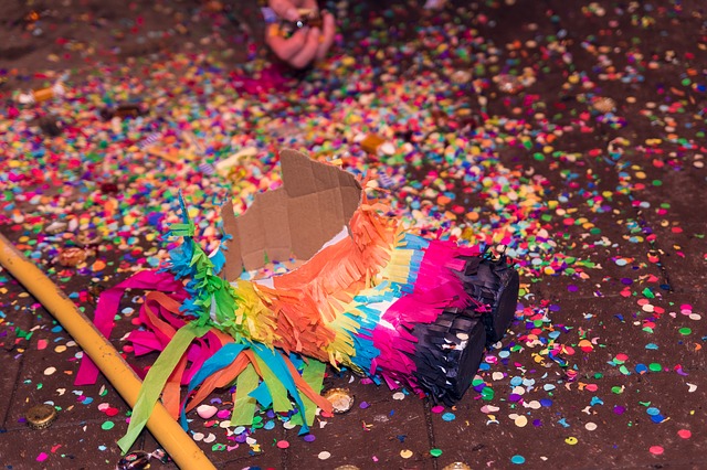 pinata rota mexican party